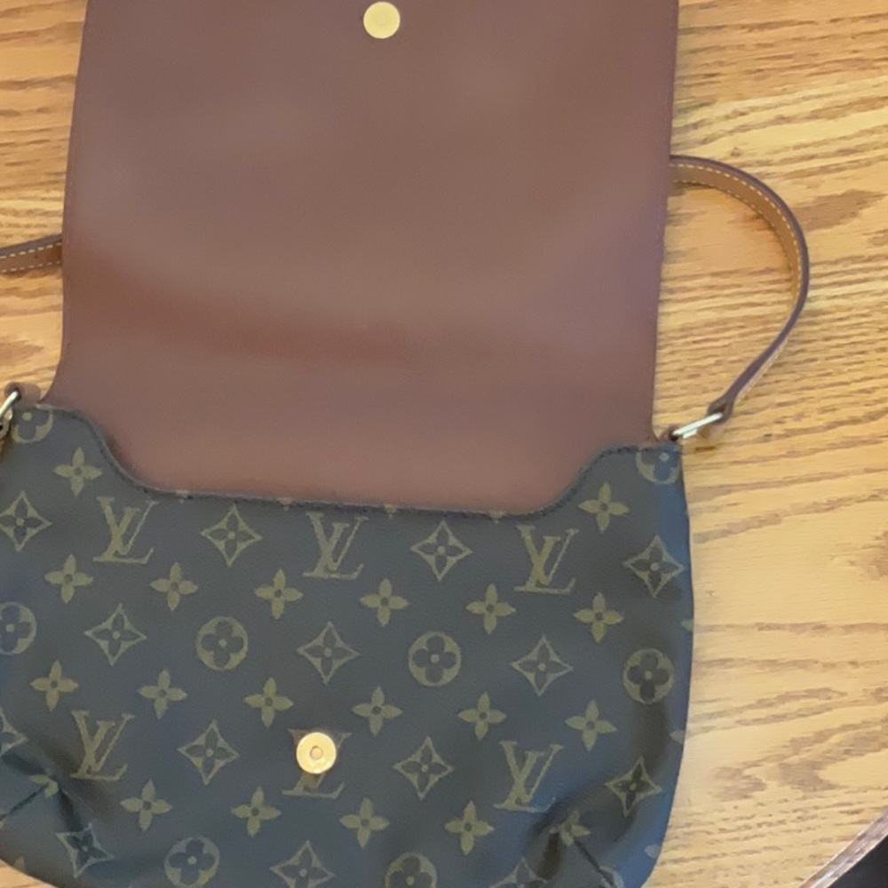 Purse - Picture 2 of 3